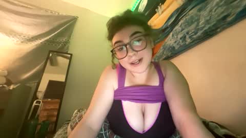 Snapshot of sweetheatannie chatting on 12-15-24, 05:13 sweetheatannie online show from 12-15-24, 05:13