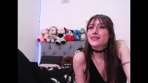 Snapshot of sweethoney22_ chatting on 01-19-25, 03:50 Sabrina y Eliot online show from 01-19-25, 03:50