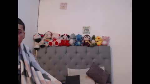Snapshot of sweethoney22_ chatting on 01-25-25, 11:23 Sabrina y Eliot online show from 01-25-25, 11:23