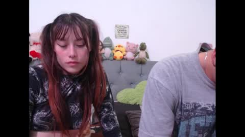 Snapshot of sweethoney22_ chatting on 02-25-25, 01:50 Sabrina y Eliot online show from 02-25-25, 01:50