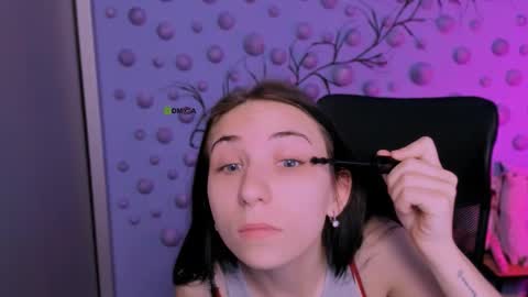 Snapshot of sweetie_chloe_ chatting on 01-06-26, 09:46 Chloe online show from 01-06-26, 09:46