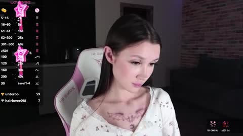 Snapshot of sweetiebones chatting on 12-12-24, 03:16 bratty gf online show from 12-12-24, 03:16