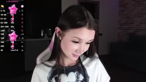 Snapshot of sweetiebones chatting on 12-19-24, 02:13 bratty gf online show from 12-19-24, 02:13