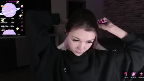 Snapshot of sweetiebones chatting on 02-13-25, 04:17 bratty gf online show from 02-13-25, 04:17