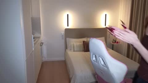 Snapshot of sweetiebones chatting on 01-16-26, 04:16 bratty gf online show from 01-16-26, 04:16