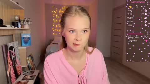 Snapshot of sweetielis chatting on 12-22-25, 11:18 sweetie Lisa3 online show from 12-22-25, 11:18