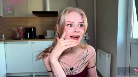 Snapshot of sweetielis chatting on 05-11-26, 04:04 sweetie Lisa3 online show from 05-11-26, 04:04
