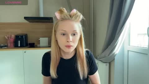 Snapshot of sweetielis chatting on 05-26-26, 05:03 sweetie Lisa3 online show from 05-26-26, 05:03