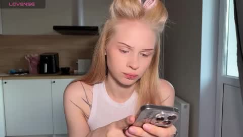 Snapshot of sweetielis chatting on 05-28-26, 03:26 sweetie Lisa3 online show from 05-28-26, 03:26