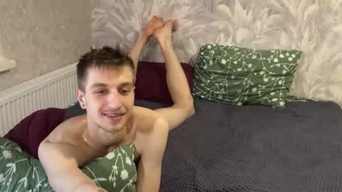 Welcome to our room We are Renata21 and Bogdan 24 online show from 06-10-26, 02:49