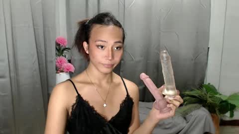 Snapshot of sweetiie_caren chatting on 03-07-25, 08:34 CAREN online show from 03-07-25, 08:34