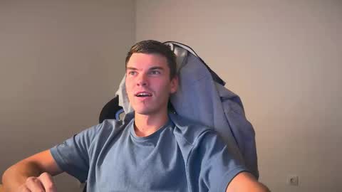 Snapshot of sweetjesso chatting on 10-22-25, 02:17 cooper online show from 10-22-25, 02:17