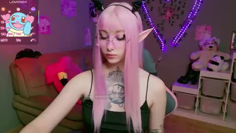 Snapshot of sweetjinks chatting on 07-19-26, 03:10 . Felin . online show from 07-19-26, 03:10