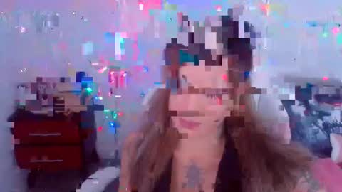 Snapshot of sweetkatik chatting on 12-15-24, 03:31 karen online show from 12-15-24, 03:31