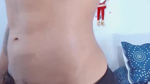 Snapshot of sweetkatik chatting on 11-23-25, 04:07 karen online show from 11-23-25, 04:07