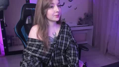 Lala online show from 10-21-25, 09:04