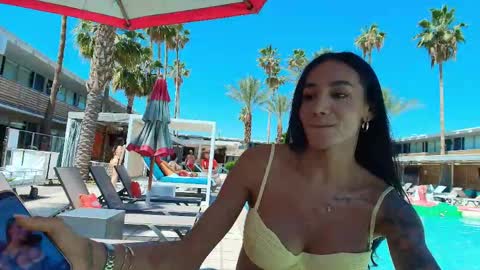 Snapshot of sweetlaurasaenz chatting on 04-20-26, 08:43 Laura Saenz Geminis online show from 04-20-26, 08:43