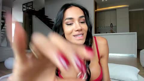 Snapshot of sweetlaurasaenz chatting on 05-10-26, 03:06 Laura Saenz Geminis online show from 05-10-26, 03:06