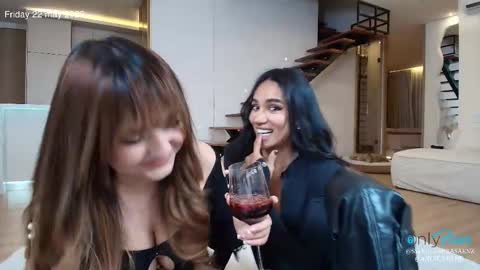 Snapshot of sweetlaurasaenz chatting on 05-23-26, 04:07 Laura Saenz Geminis online show from 05-23-26, 04:07