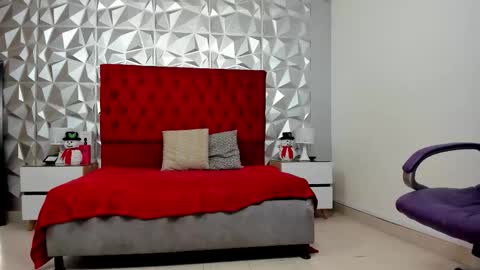 Lauren online show from 11-16-25, 05:46