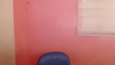 Leah online show from 02-07-25, 03:12