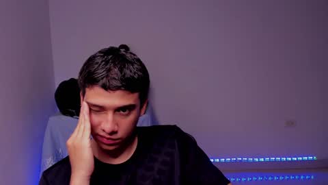 Snapshot of sweetlian_04 chatting on 12-20-24, 03:36 Lian online show from 12-20-24, 03:36