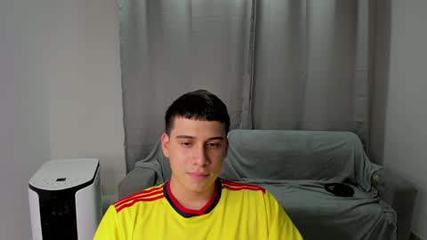 Snapshot of sweetlian_04 chatting on 01-30-25, 07:07 Lian online show from 01-30-25, 07:07