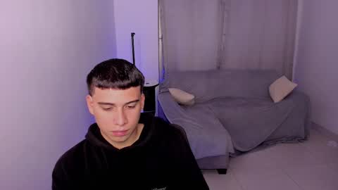 Snapshot of sweetlian_04 chatting on 03-05-25, 07:38 Lian online show from 03-05-25, 07:38