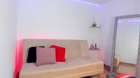 instagram sweetluna 0 online show from 01-07-25, 07:31