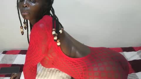 Snapshot of sweetmahriana30 chatting on 05-17-26, 06:22 Marie online show from 05-17-26, 06:22
