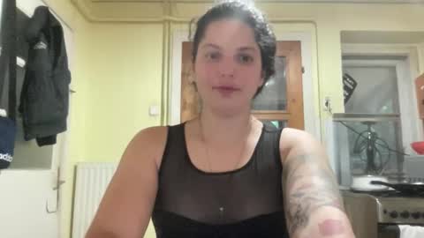 Snapshot of sweetmandyy chatting on 10-10-25, 03:33 sweetmandyy online show from 10-10-25, 03:33