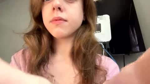 Snapshot of sweetmarie223 chatting on 04-11-26, 01:26 sweetmarie223 online show from 04-11-26, 01:26