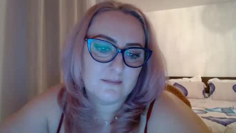 Snapshot of sweetmayacutie chatting on 10-24-25, 02:24 sweetmaya online show from 10-24-25, 02:24