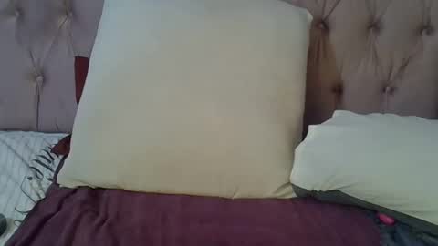 sweetmellowx1 online show from 03-02-25, 05:36