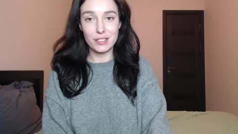Snapshot of sweetmiaa chatting on 05-03-26, 12:44 Mia online show from 05-03-26, 12:44