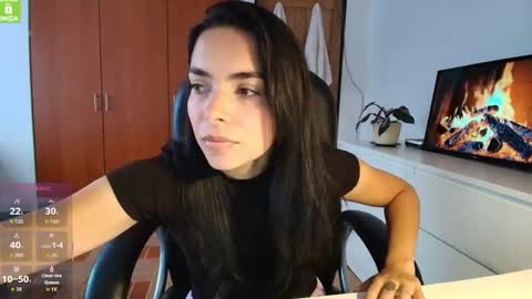 Snapshot of sweetmysterious18 chatting on 09-25-25, 11:14 Sweet Mysterious online show from 09-25-25, 11:14