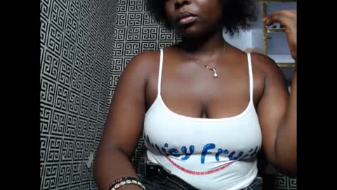 sweetnectarx online show from 10-05-25, 08:40