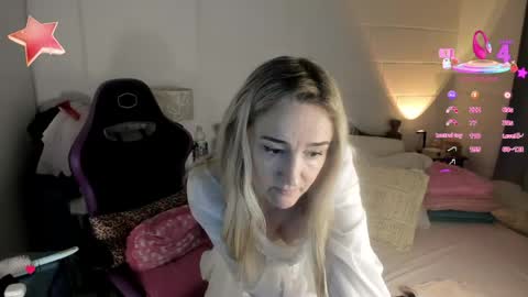 Snapshot of sweetnina_wet chatting on 05-24-26, 09:42 Sweetnina online show from 05-24-26, 09:42