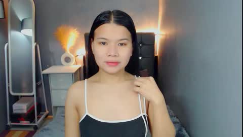 Snapshot of sweetnwildts chatting on 03-22-26, 11:30 Ghena online show from 03-22-26, 11:30