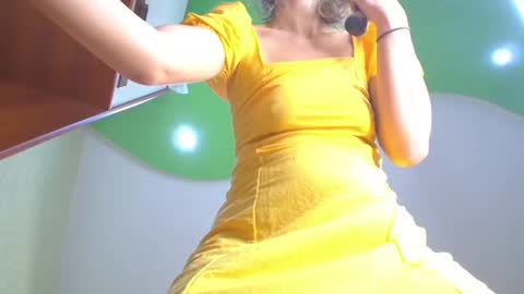 Veronica and Alex online show from 09-22-25, 05:42