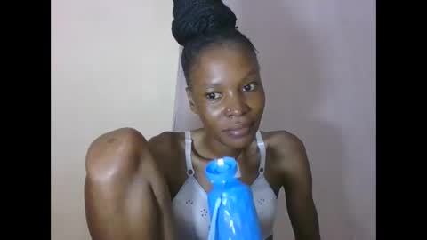 Snapshot of sweetpetite254 chatting on 01-13-26, 02:06 ESTHER online show from 01-13-26, 02:06