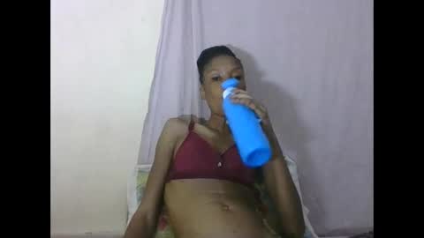 ESTHER online show from 05-18-26, 06:47
