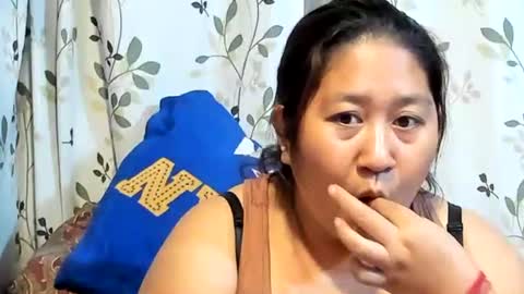 Snapshot of sweetpilipina88 chatting on 11-24-25, 06:02 MIA online show from 11-24-25, 06:02