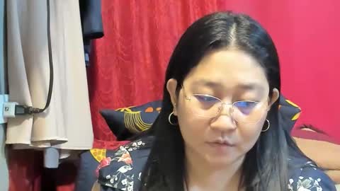 Snapshot of sweetpilipina88 chatting on 05-15-26, 07:04 MIA online show from 05-15-26, 07:04