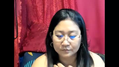 Snapshot of sweetpilipina88 chatting on 05-17-26, 10:22 MIA online show from 05-17-26, 10:22