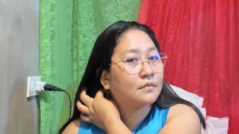 Snapshot of sweetpilipina88 chatting on 06-06-26, 10:09 MIA online show from 06-06-26, 10:09
