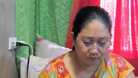 Snapshot of sweetpilipina88 chatting on 06-09-26, 11:16 MIA online show from 06-09-26, 11:16