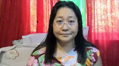 Snapshot of sweetpilipina88 chatting on 06-11-26, 02:22 MIA online show from 06-11-26, 02:22