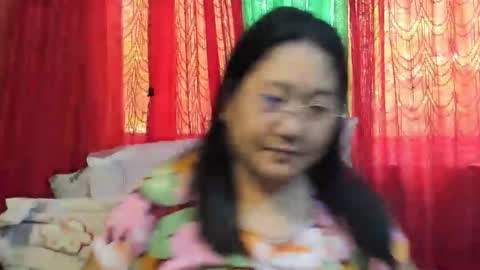 Snapshot of sweetpilipina88 chatting on 06-11-26, 02:53 MIA online show from 06-11-26, 02:53