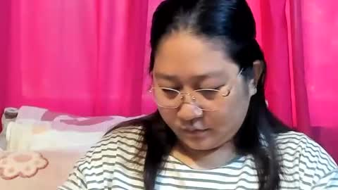 Snapshot of sweetpilipina88 chatting on 06-17-26, 09:49 MIA online show from 06-17-26, 09:49
